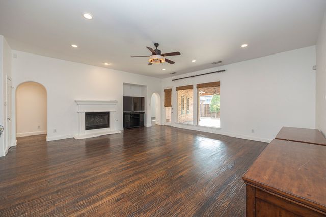 408 Benwick Way, Lewisville, TX 75056