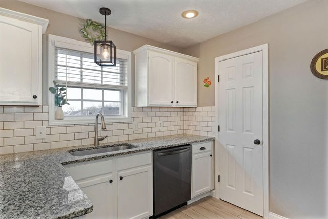 704 E Placer Mill Road, Nixa, MO 65714