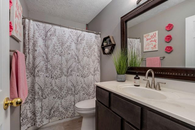 704 E Placer Mill Road, Nixa, MO 65714