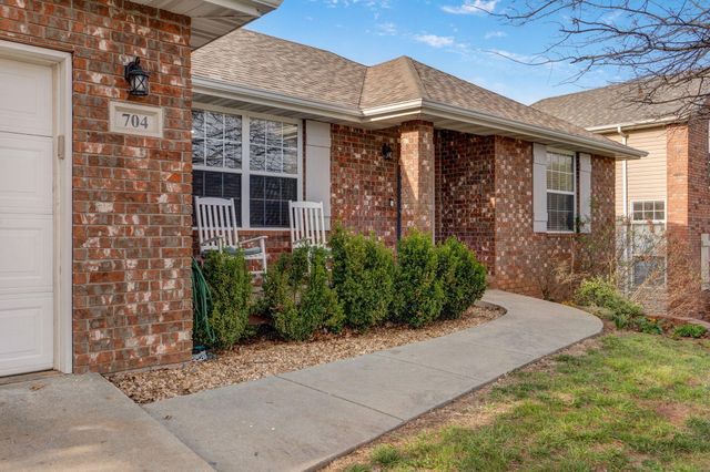 704 E Placer Mill Road, Nixa, MO 65714