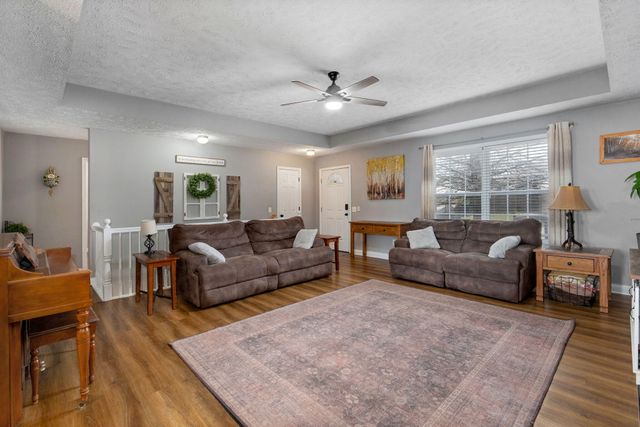 704 E Placer Mill Road, Nixa, MO 65714