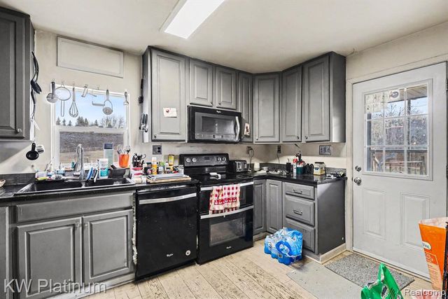 5160 Laur Road, North Branch, MI 48461