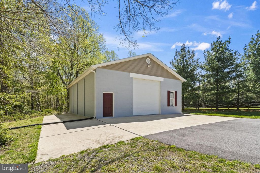 Image 78 of property listing at 1905 RESTING RIDGE LN, Prince Frederick, MD 20678