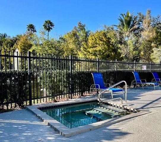 721 N Pine Island Rd 213, Plantation, FL 33324