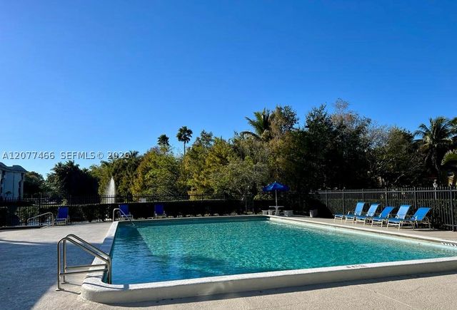 721 N Pine Island Rd 213, Plantation, FL 33324