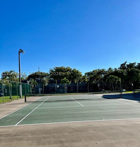 721 N Pine Island Rd 213, Plantation, FL 33324