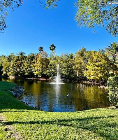 721 N Pine Island Rd 213, Plantation, FL 33324