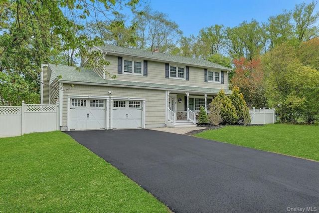 6 Mendolia Court, Pearl River, NY 10965