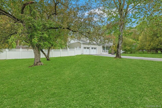 6 Mendolia Court, Pearl River, NY 10965