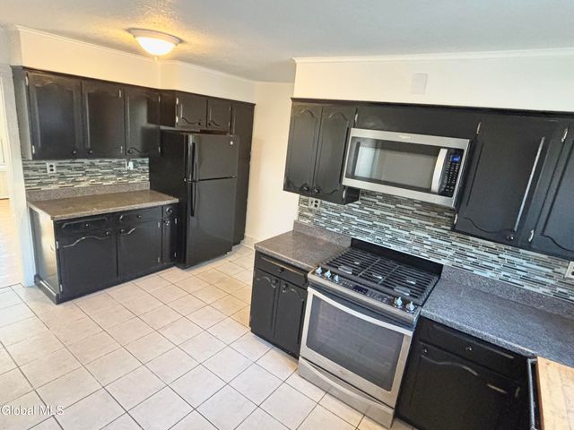 4 Judson Parkway, Gloversville, NY 12078