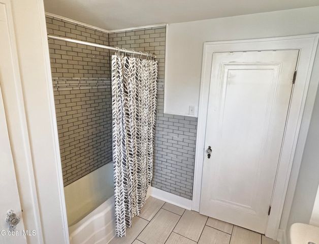 4 Judson Parkway, Gloversville, NY 12078