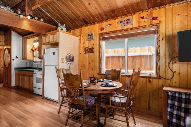 906 W Country Club Boulevard, Big Bear City, CA 92314