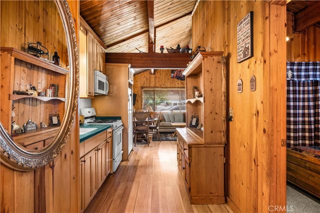 906 W Country Club Boulevard, Big Bear City, CA 92314