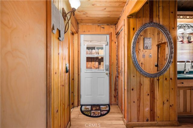 906 W Country Club Boulevard, Big Bear City, CA 92314