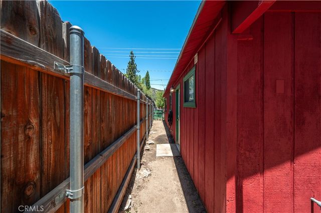 906 W Country Club Boulevard, Big Bear City, CA 92314
