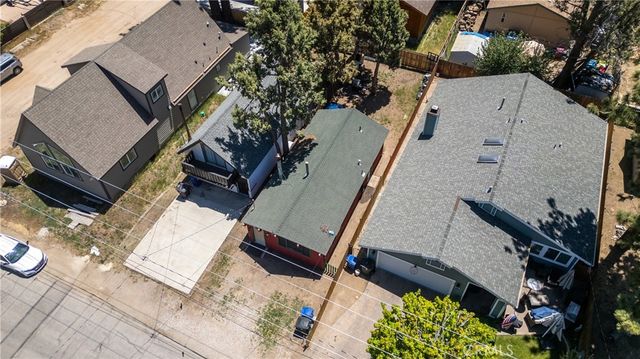 906 W Country Club Boulevard, Big Bear City, CA 92314