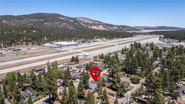 906 W Country Club Boulevard, Big Bear City, CA 92314