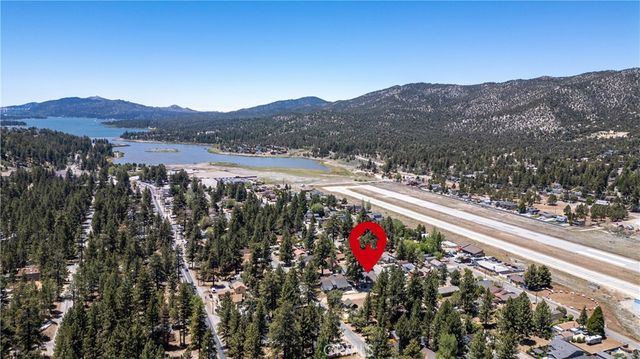 906 W Country Club Boulevard, Big Bear City, CA 92314