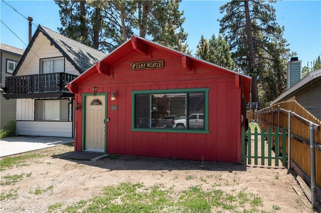 906 W Country Club Boulevard, Big Bear City, CA 92314