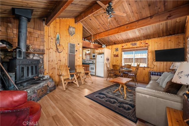 906 W Country Club Boulevard, Big Bear City, CA 92314