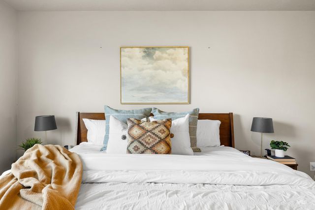 1905 N Chandra Ave, Meridian, ID 83646