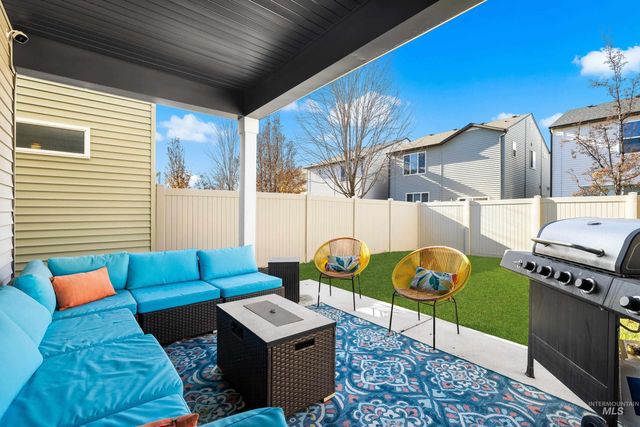 1905 N Chandra Ave, Meridian, ID 83646