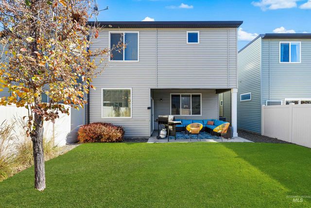 1905 N Chandra Ave, Meridian, ID 83646