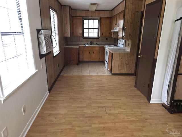 335 Vera St, Pensacola, FL 32514