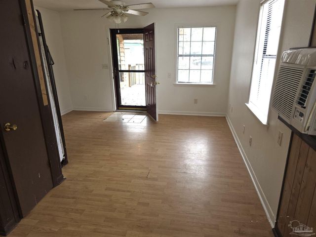 335 Vera St, Pensacola, FL 32514