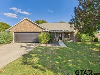 1675 Meadowview St, Athens, TX 75752