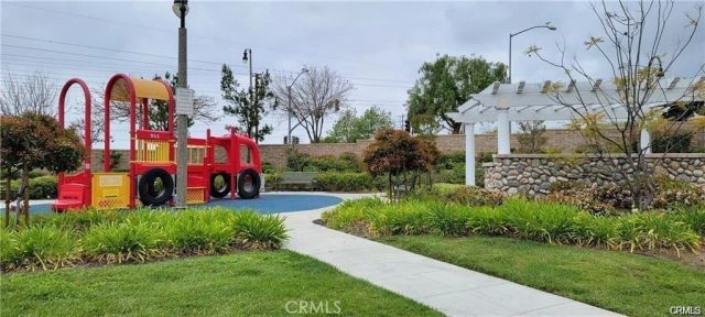 855 Madison Ct, Upland, CA 91784