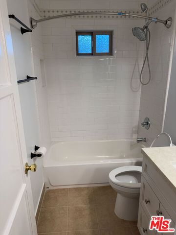 4125 W Toluca Lake Avenue, Burbank, CA 91505