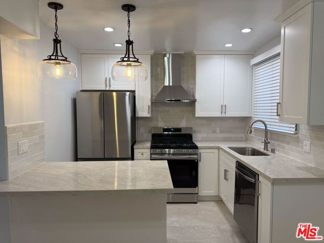 4125 W Toluca Lake Avenue, Burbank, CA 91505