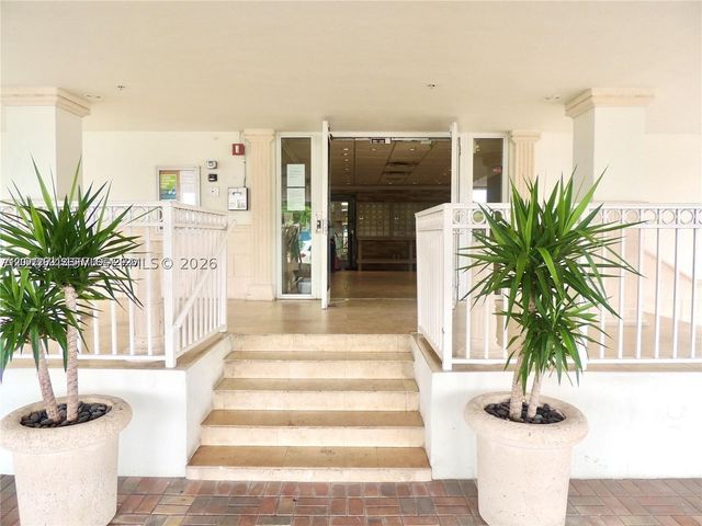 7545 E Treasure Dr 1A, North Bay Village, FL 33141