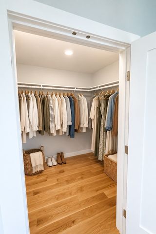 98 Prescott St 2a, Boston, MA 02128