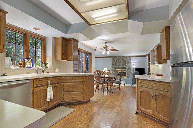 10817 86th PLACE, Pleasant Prairie, WI 53158