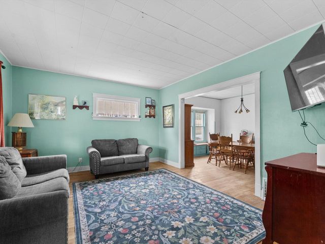 1310 S 14th STREET, Manitowoc, WI 54220