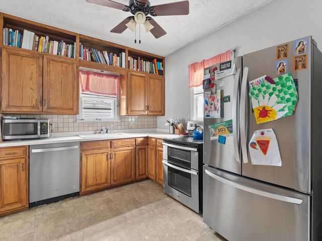 1310 S 14th STREET, Manitowoc, WI 54220