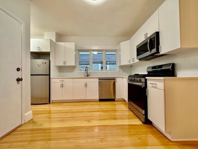 28 Oakland St 1, Cambridge, MA 02139