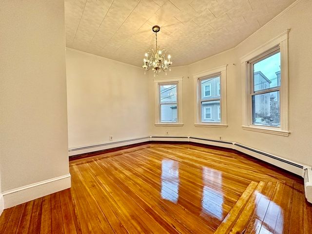 28 Oakland St 1, Cambridge, MA 02139