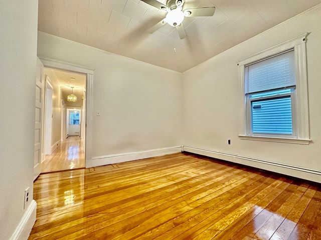 28 Oakland St 1, Cambridge, MA 02139
