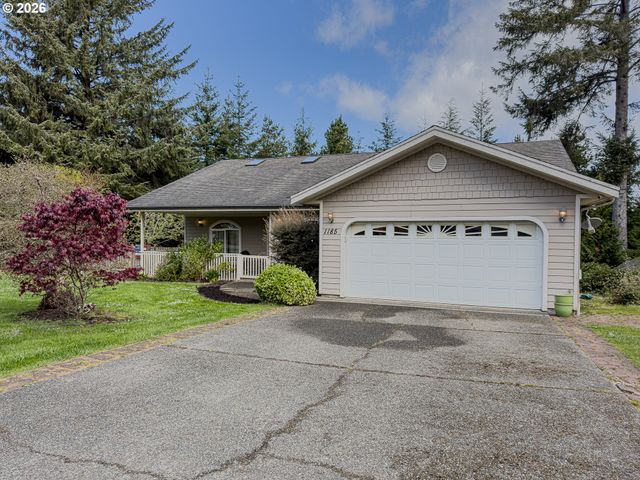 1185 11TH St Se, Bandon, OR 97411