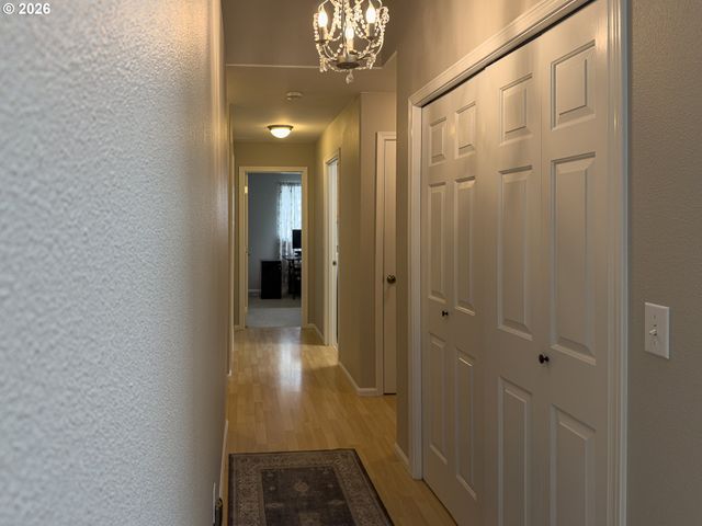 1185 11TH St Se, Bandon, OR 97411