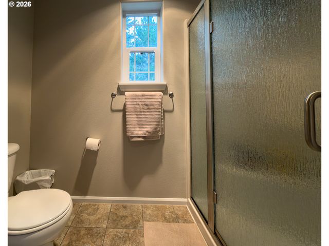 1185 11TH St Se, Bandon, OR 97411