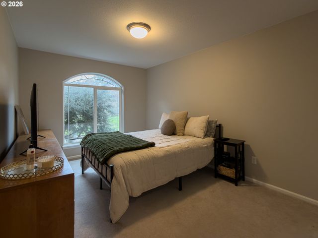 1185 11TH St Se, Bandon, OR 97411