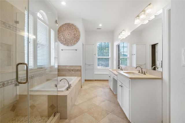 1733 Canonero DR, Austin, TX 78746