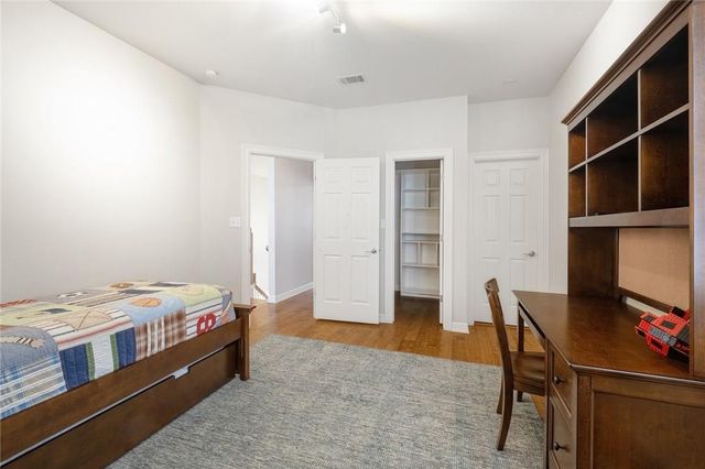 1733 Canonero DR, Austin, TX 78746