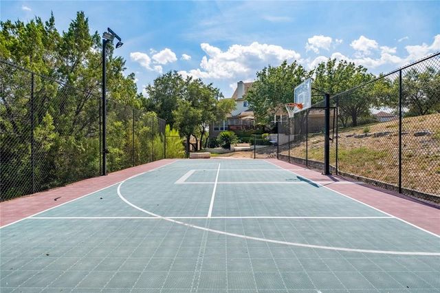 1733 Canonero DR, Austin, TX 78746