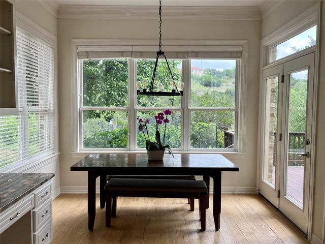 1733 Canonero DR, Austin, TX 78746