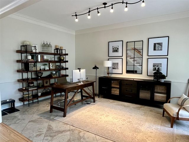 1733 Canonero DR, Austin, TX 78746